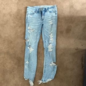 Womens size 4 regular American eagle jeans. Only wore once like brand new